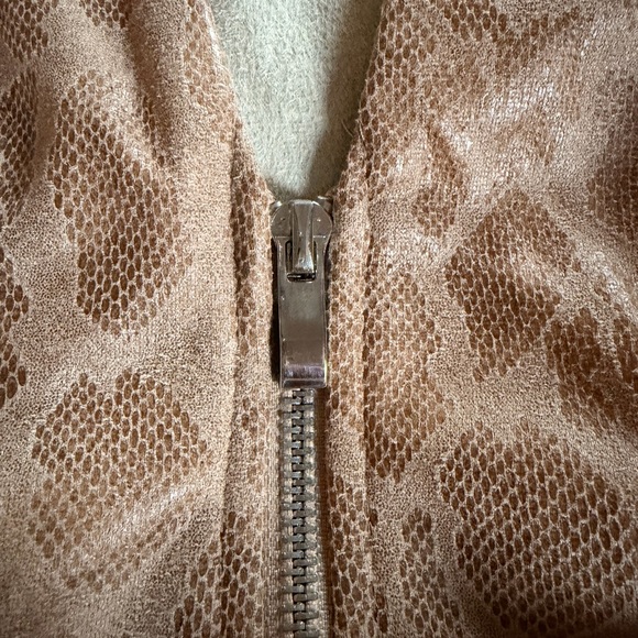 Privy Cream Textured Jacket - Picture 2 of 7